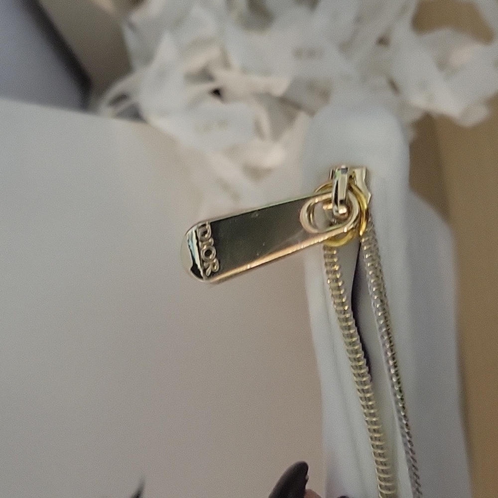 Dior White Floral Pouch Beauté - Picture 4 of 7